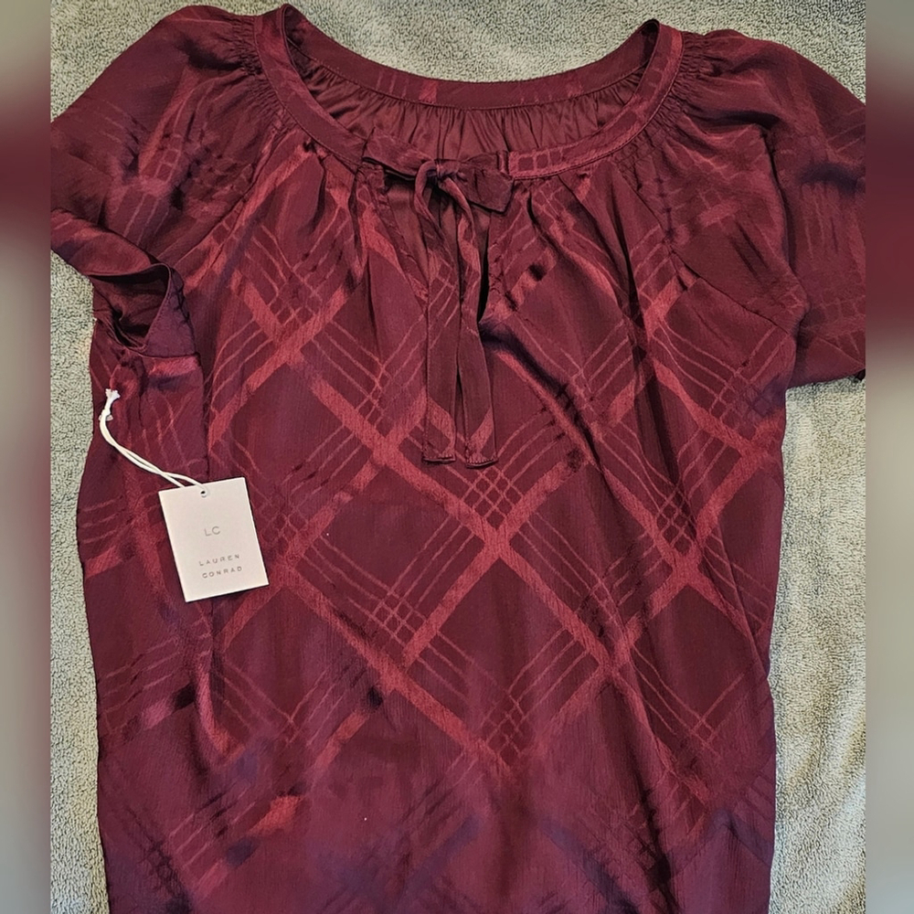 LC Lauren Conrad Burgundy Patterned Blouse 1X